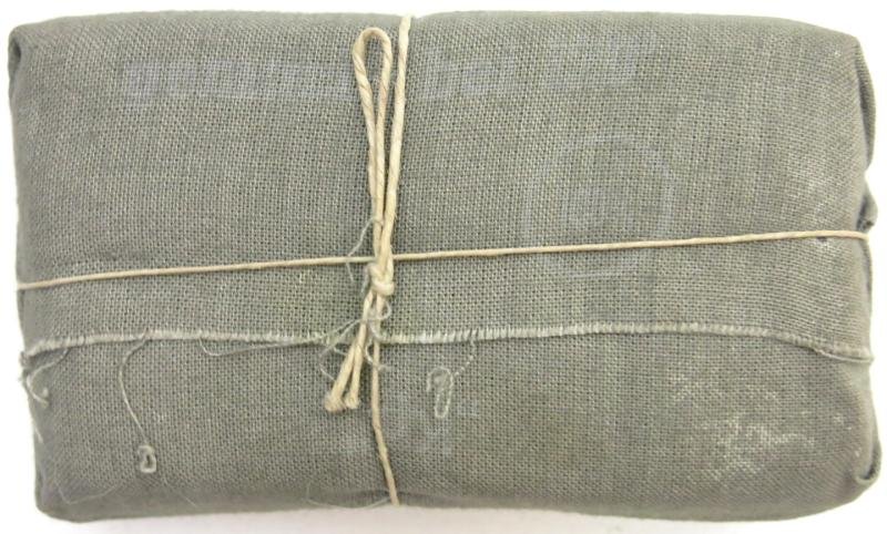 German Wehrmacht Medical Verbandstoff Big Field Dressing 1944 Mint. — image 3