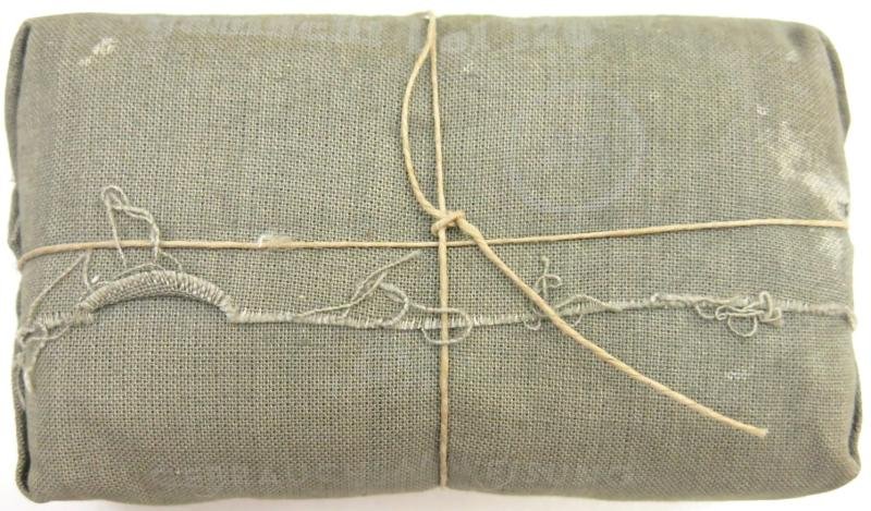 German Wehrmacht Medical Verbandstoff Big Field Dressing 1944 Mint. — image 3