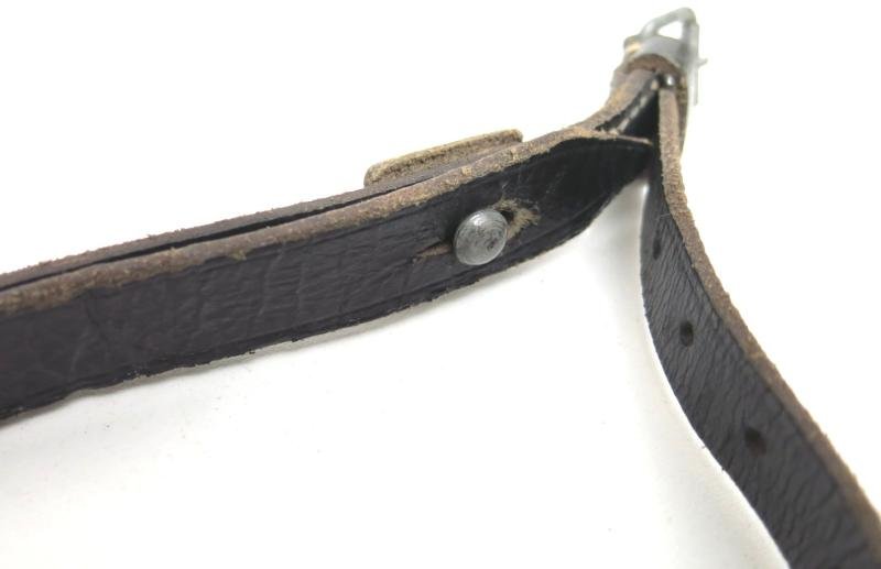 German Wehrmacht Fast Release Utility Strap 54 x 1,8 cms 17 Holes CARL HEPTING & Co. STGT. FEUERBACH 1941, Nearly Mint. — image 4
