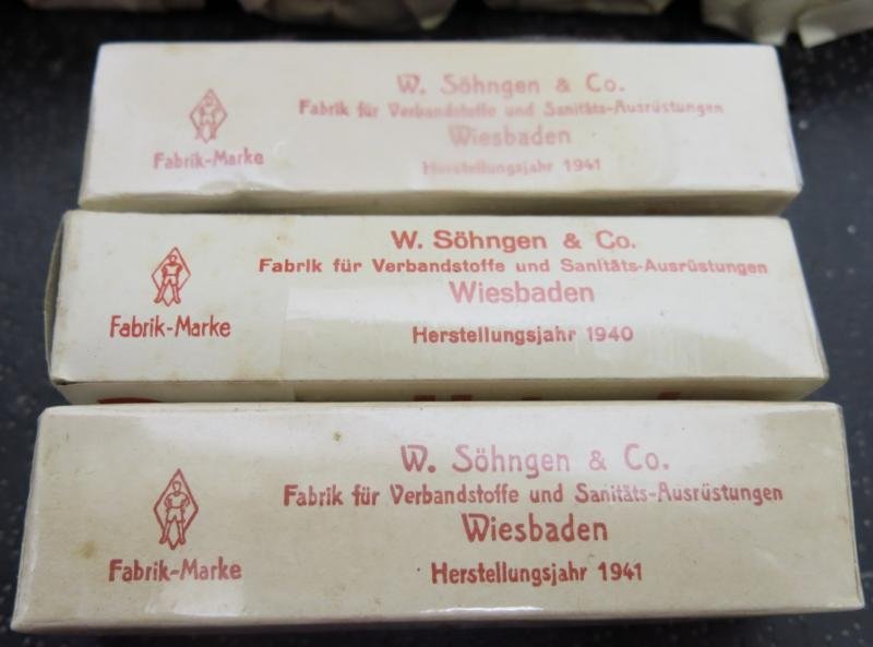 German Luftschutz Kleine Hausapotheke With Half Of The Original Contents, Nice 'To Get It Complete' Collectors Project. — image 11