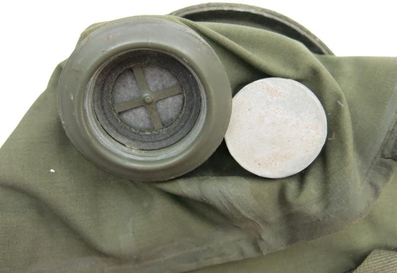 German Luftschutz Volksgasmaske VM44 Size 2, (Medium), 1945 Dated With Total Last Ditch Cardboard Made Filter. — image 11