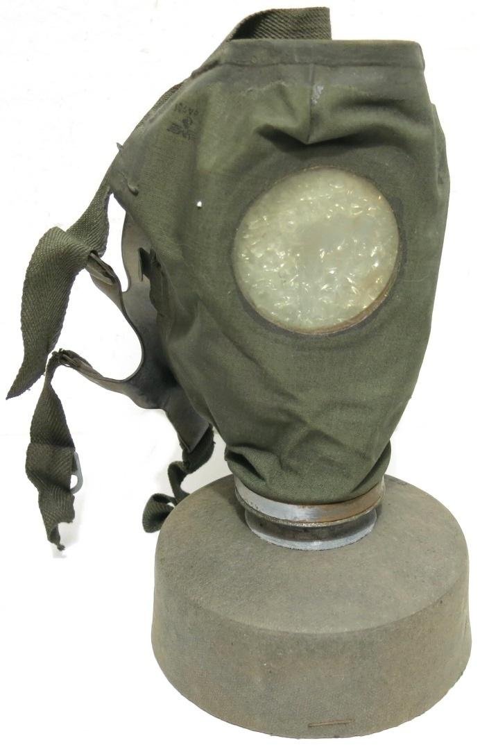 German Luftschutz Volksgasmaske VM44 Size 2, (Medium), 1945 Dated With Total Last Ditch Cardboard Made Filter. — image 3