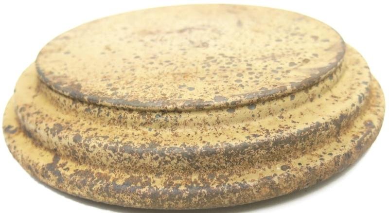 German Wehrmacht T. Mi. Pilz 43 Tellermine Pilz 43 Pressure Plate With Original Sand Colour, Barn Find, Inert. — image 3