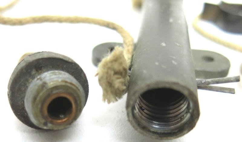 USA WWII Pressure Firing Device M1A1 Complete, Inert. — image 7