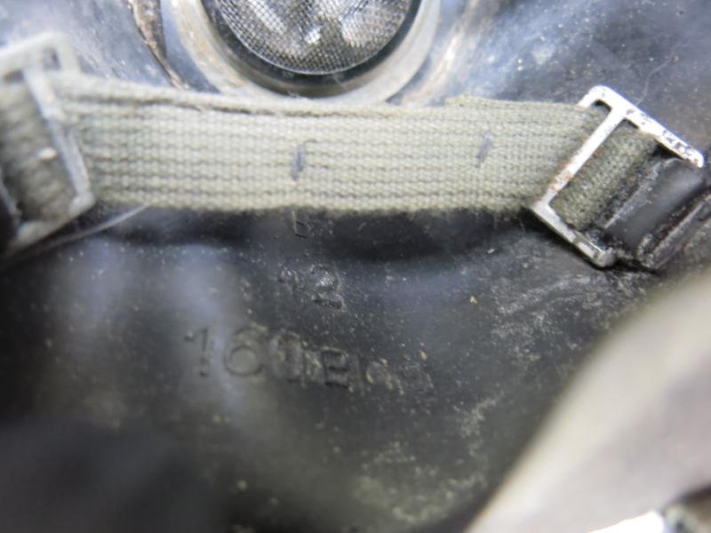 German Wehrmacht Gas Mask GM38 With Matching Filter 1942/43. — image 13