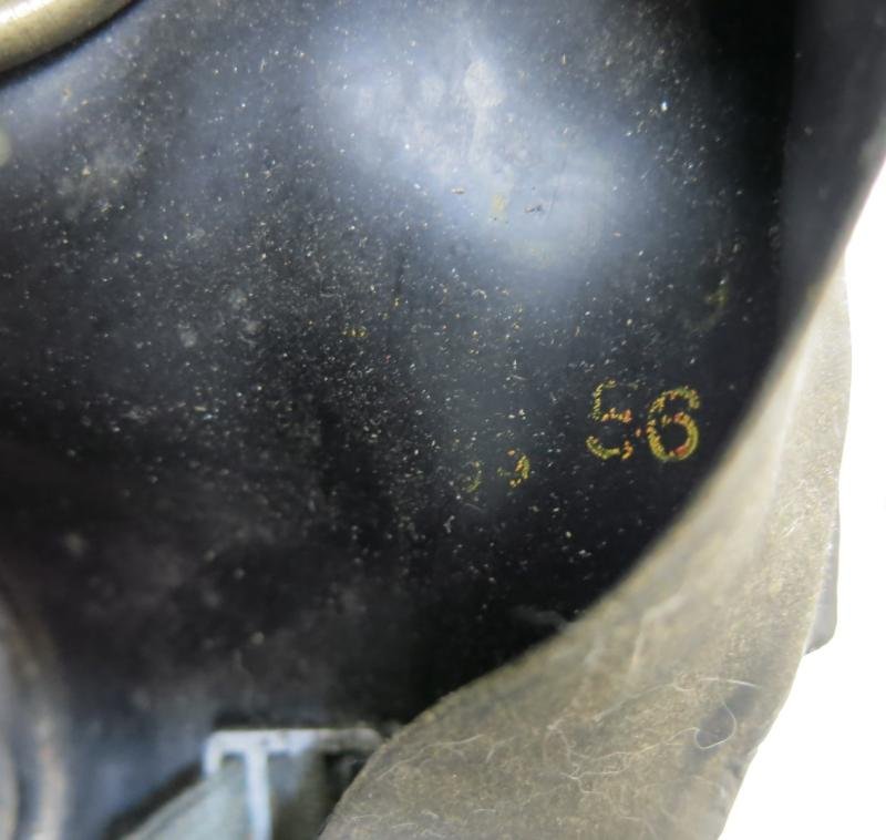 German Wehrmacht Gas Mask GM38 With Matching Filter 1942/43. — image 14