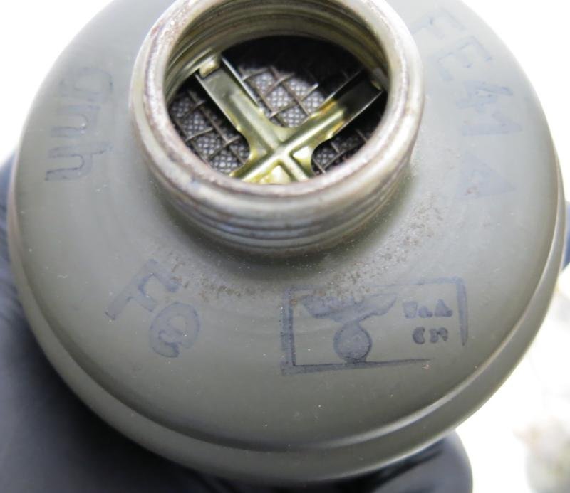 German Wehrmacht Gas Mask GM38 With Matching Filter 1942/43. — image 16