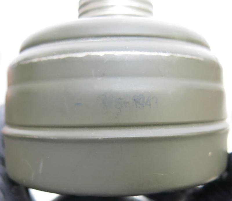 German Wehrmacht Gas Mask GM38 With Matching Filter 1942/43. — image 19