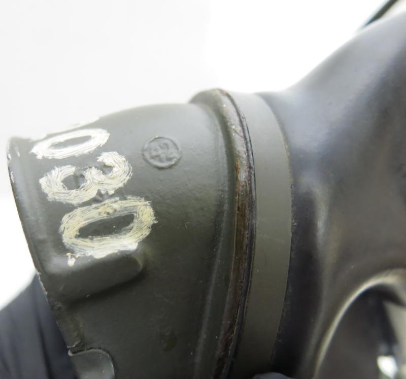German Wehrmacht Gas Mask GM38 With Matching Filter 1942/43. — image 6