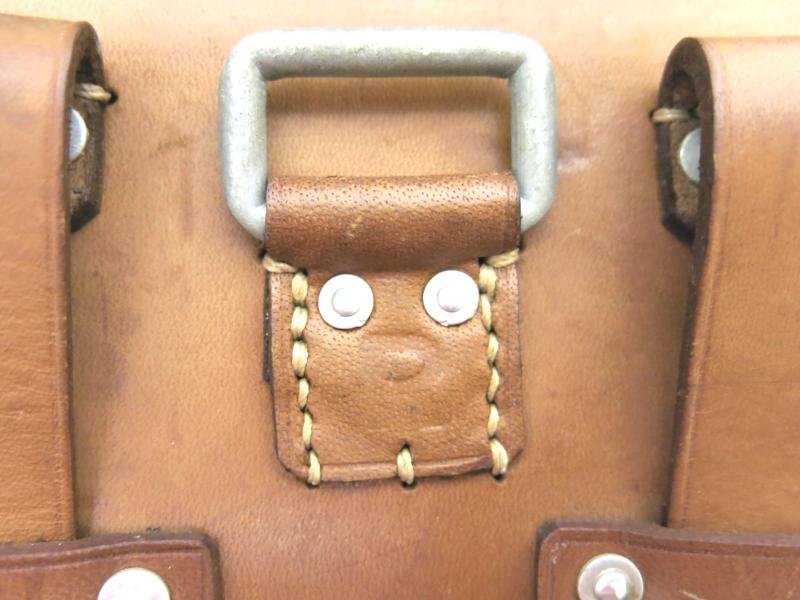 German Wehrmacht Sanitär Rechts dny 1940 Medical Belt Pouch Rigth Side, Near Mint. — image 8