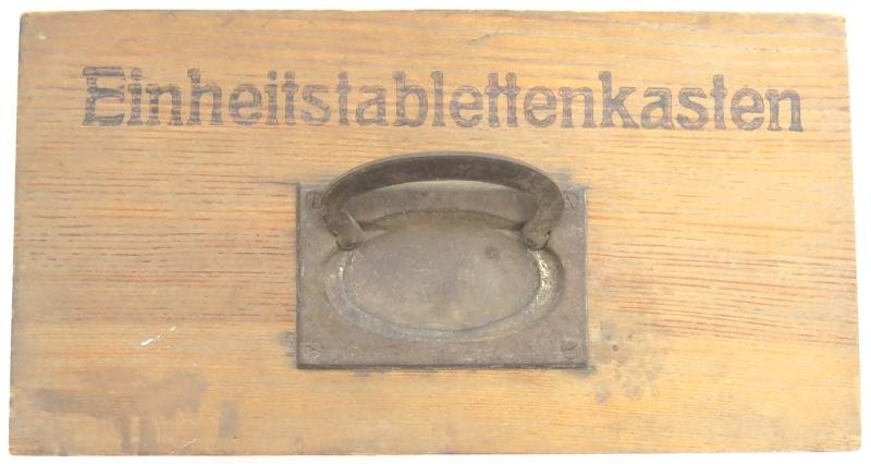 German Wehrmacht Einheitstablettenkasten Pill Box, Empty, But Complete With Rack And Label. — image 2