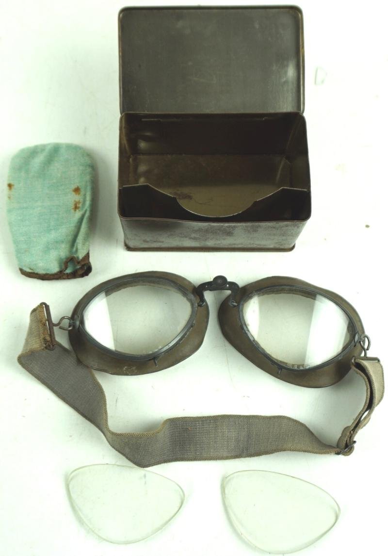 German Wehrmacht Windschutz Brille Ersatzgläser Flieger Motorrad Motorcycle Goggles Spare Lenses Pouch. — image 4