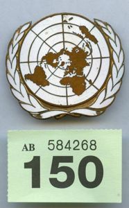 Early Type United Nations Cap Badge
