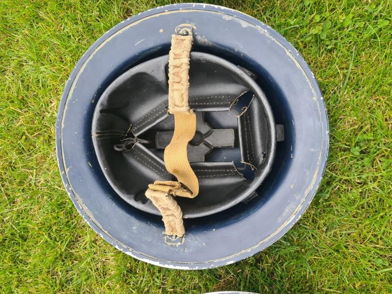WW2 Police Helmet In excellent condition — image 3