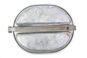 US Messkit or meat can marked A.P.Co. 1942