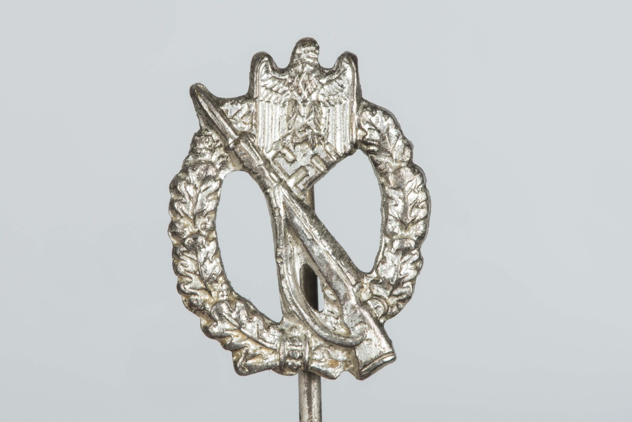 Infantry assault badge stickpin — image 6
