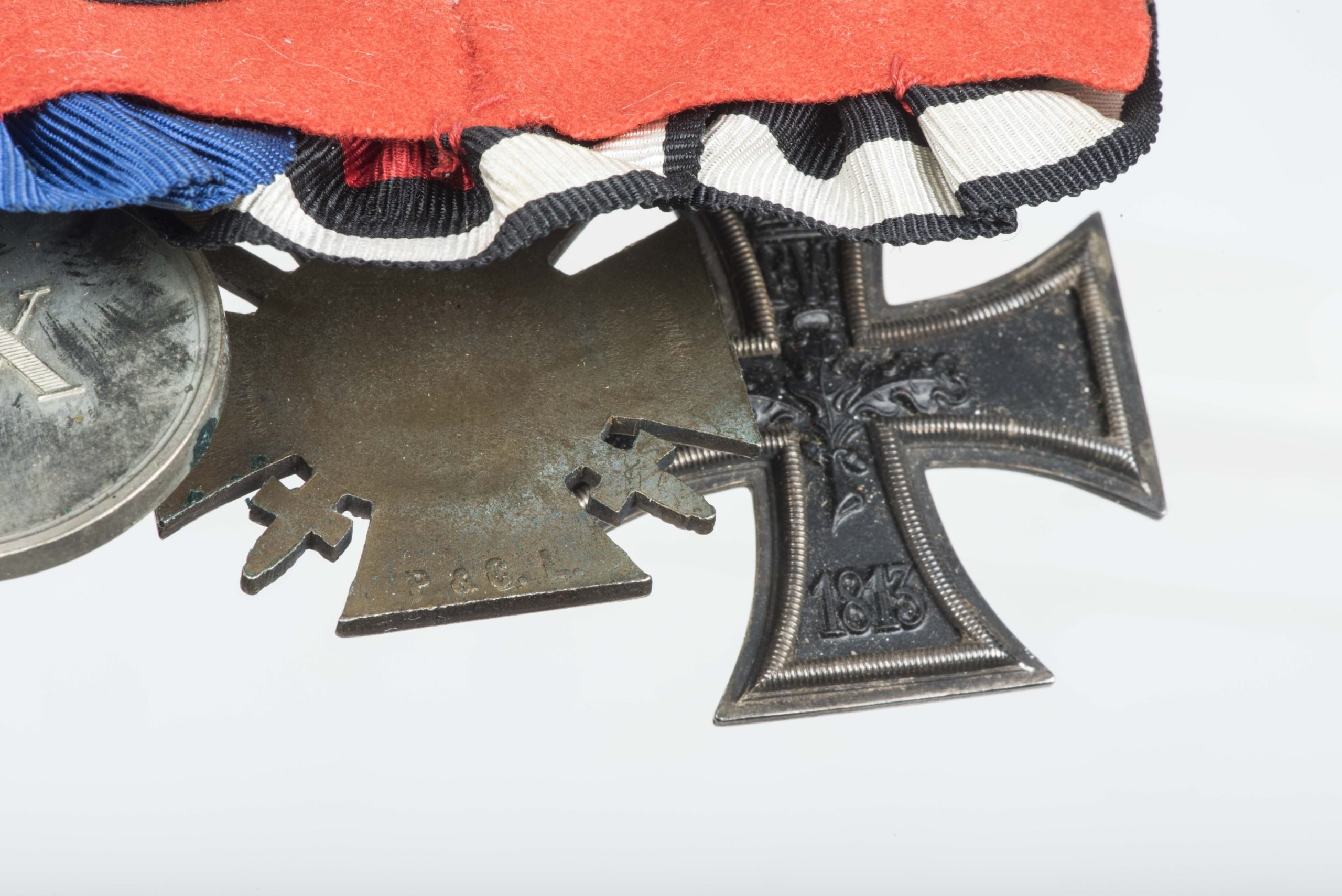 First and second world war medal bar — image 7