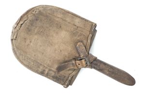 Japanese entrenching tool with cover