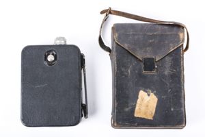 Period Ciné Kodak-eight model 25 film camera