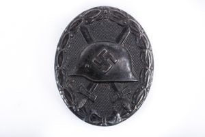 Black woundbadge