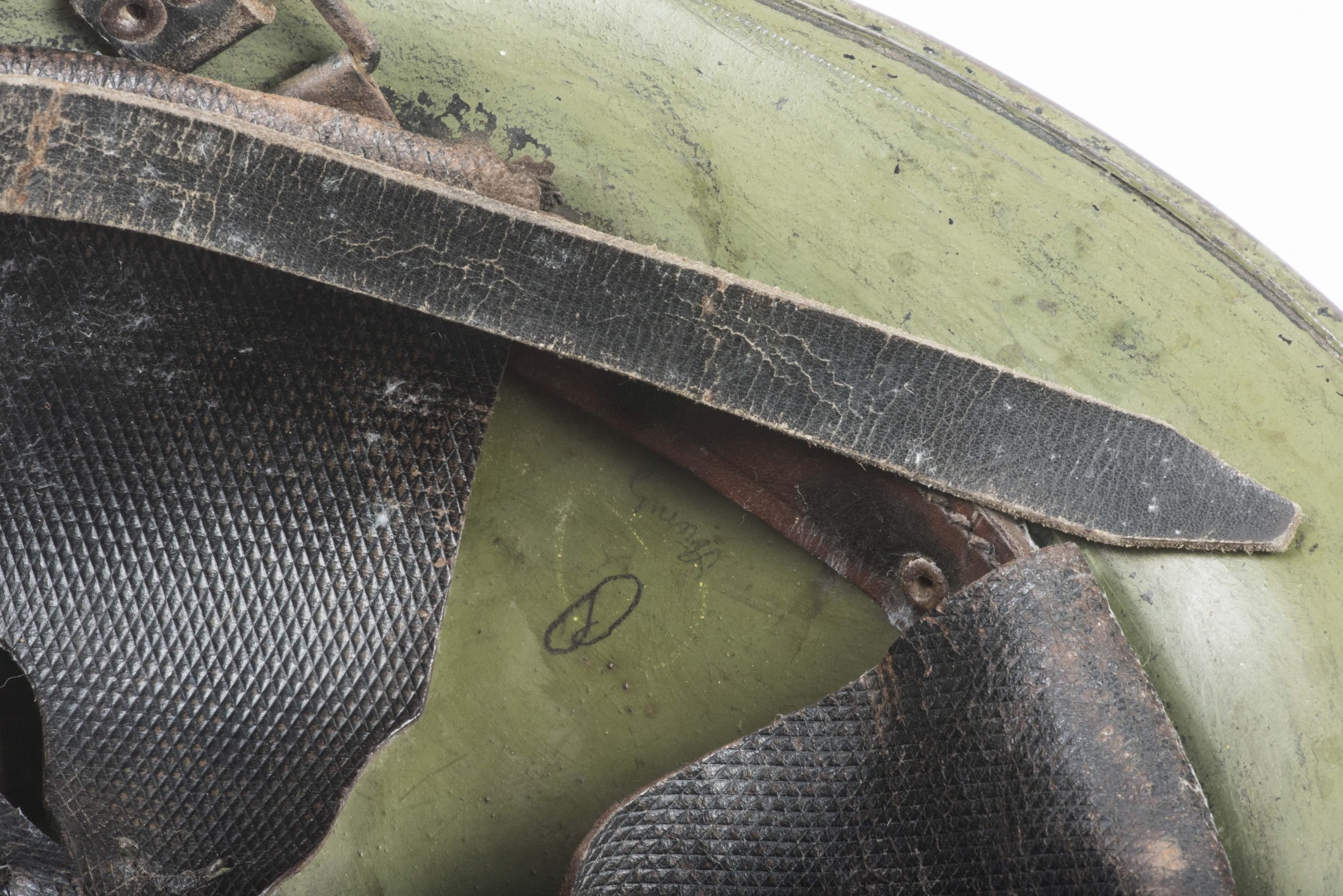 Rare Dutch M16 D helmet named V.D. Ploeg marked CM1928 — image 17