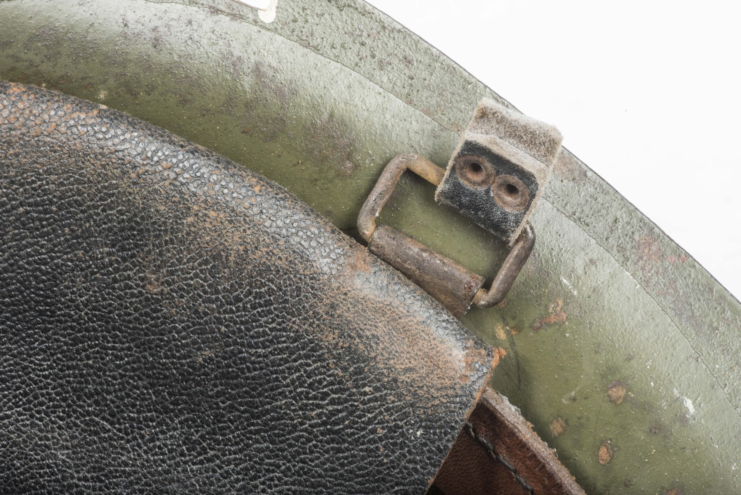 Rare Dutch M16 B helmet for Luchtbeschermingsdienst marked CM 1926 — image 12
