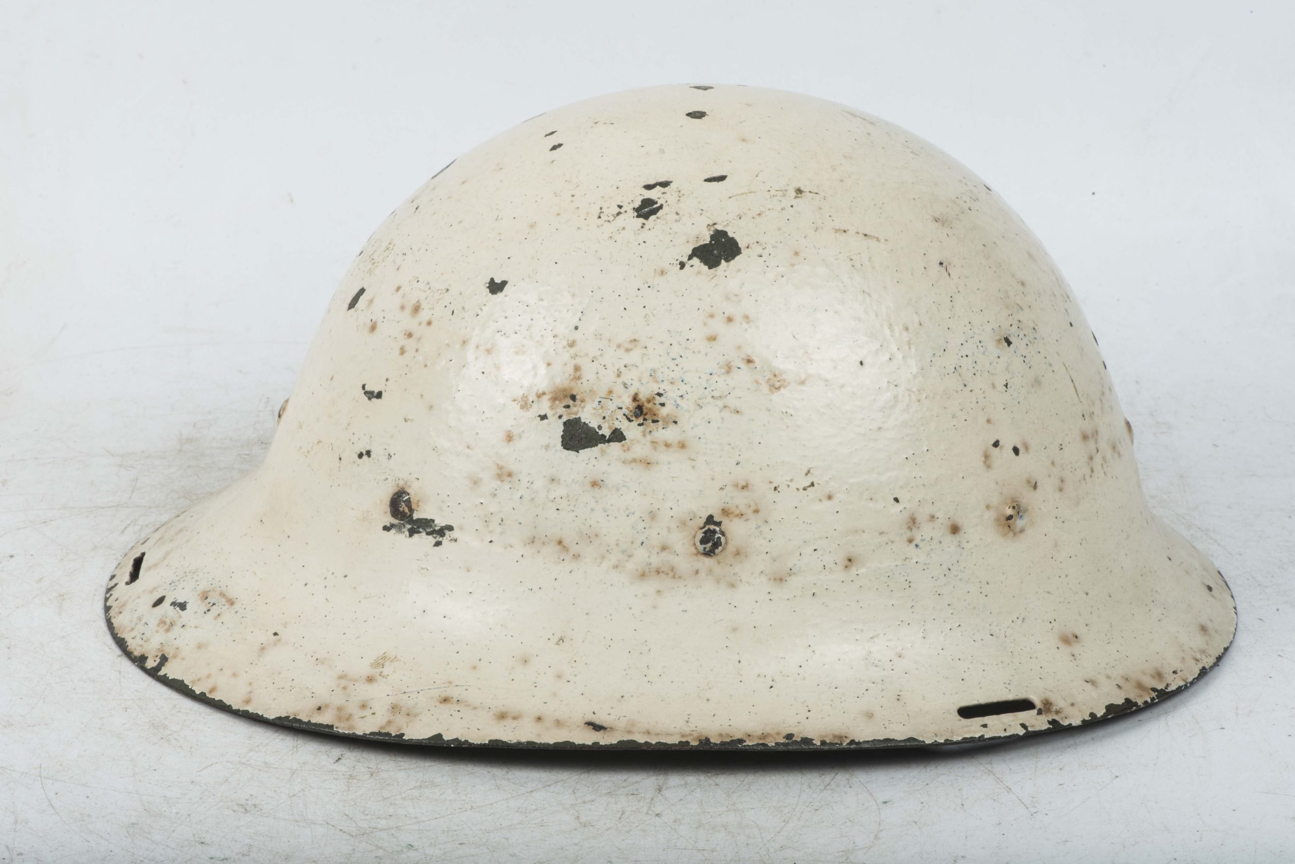 Rare Dutch M16 B helmet for Luchtbeschermingsdienst marked CM 1926 — image 3