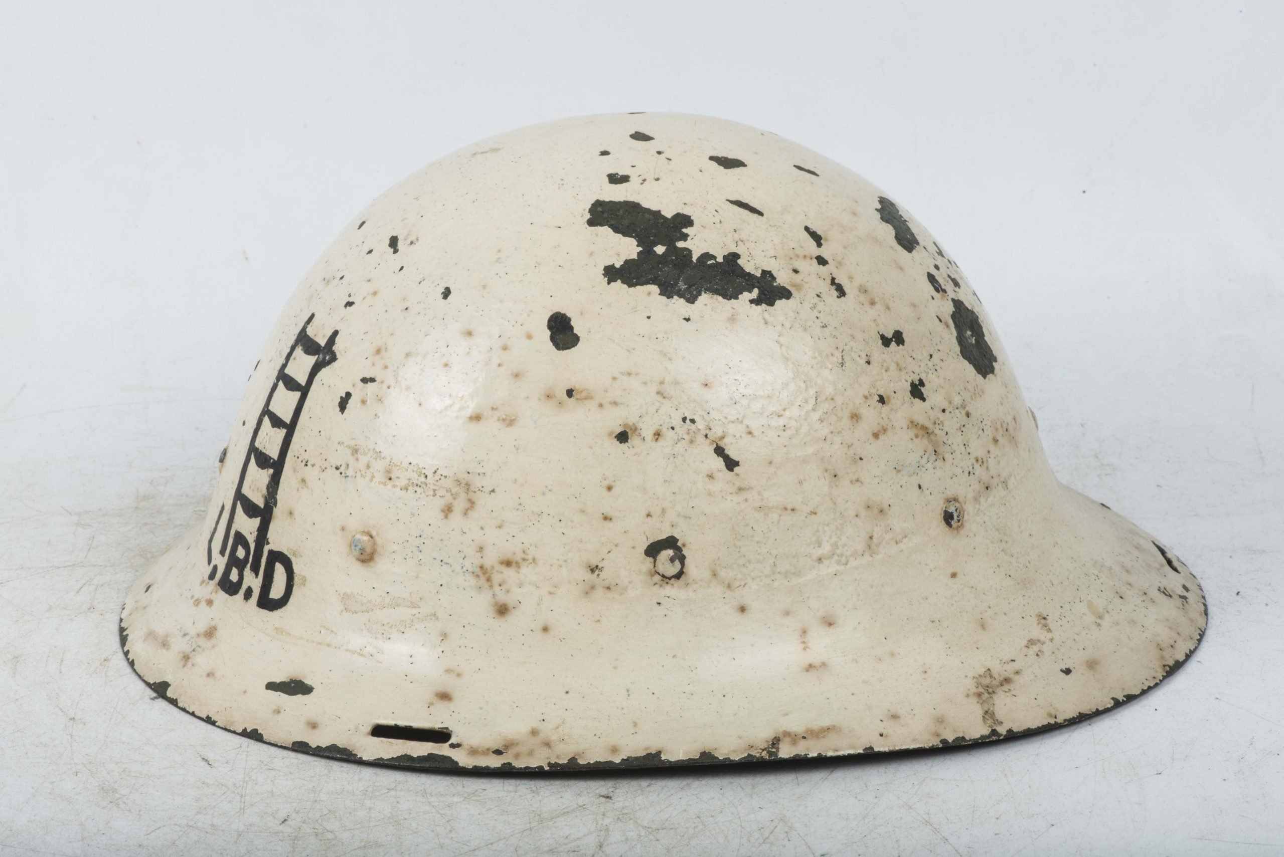Rare Dutch M16 B helmet for Luchtbeschermingsdienst marked CM 1926 — image 5