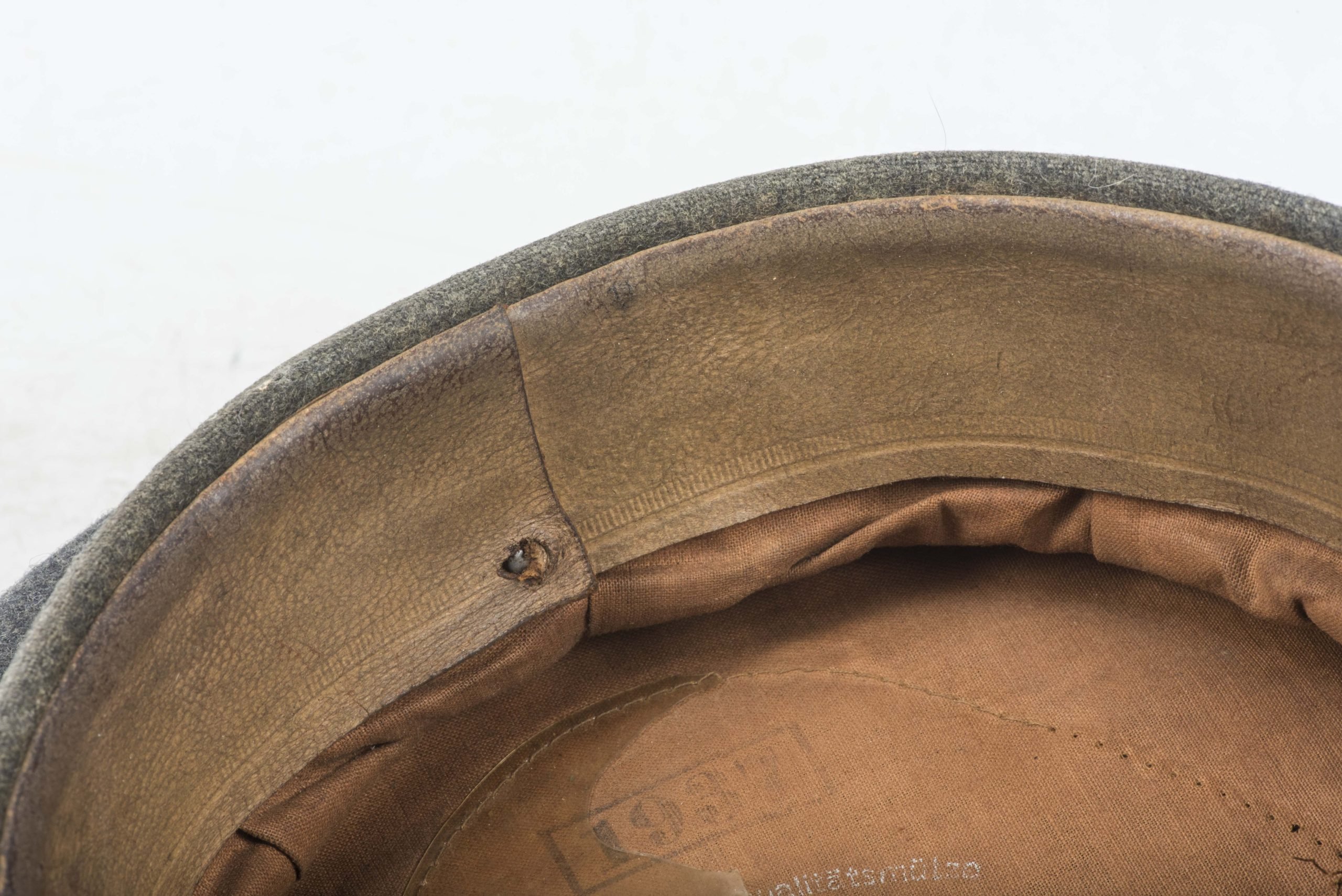 Luftwaffe Nachrichten EM / NCO visor by G.A. Hoffmann berlin — image 16