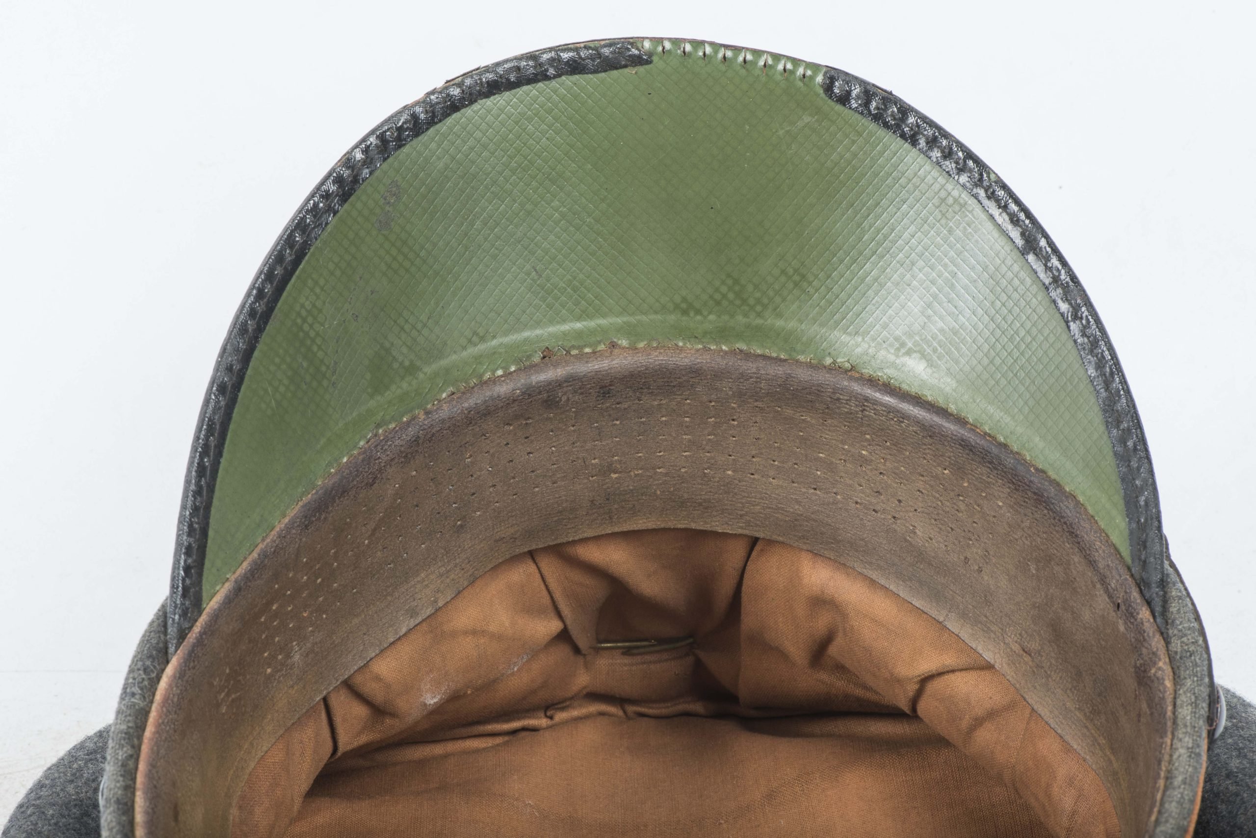 Luftwaffe Nachrichten EM / NCO visor by G.A. Hoffmann berlin — image 18