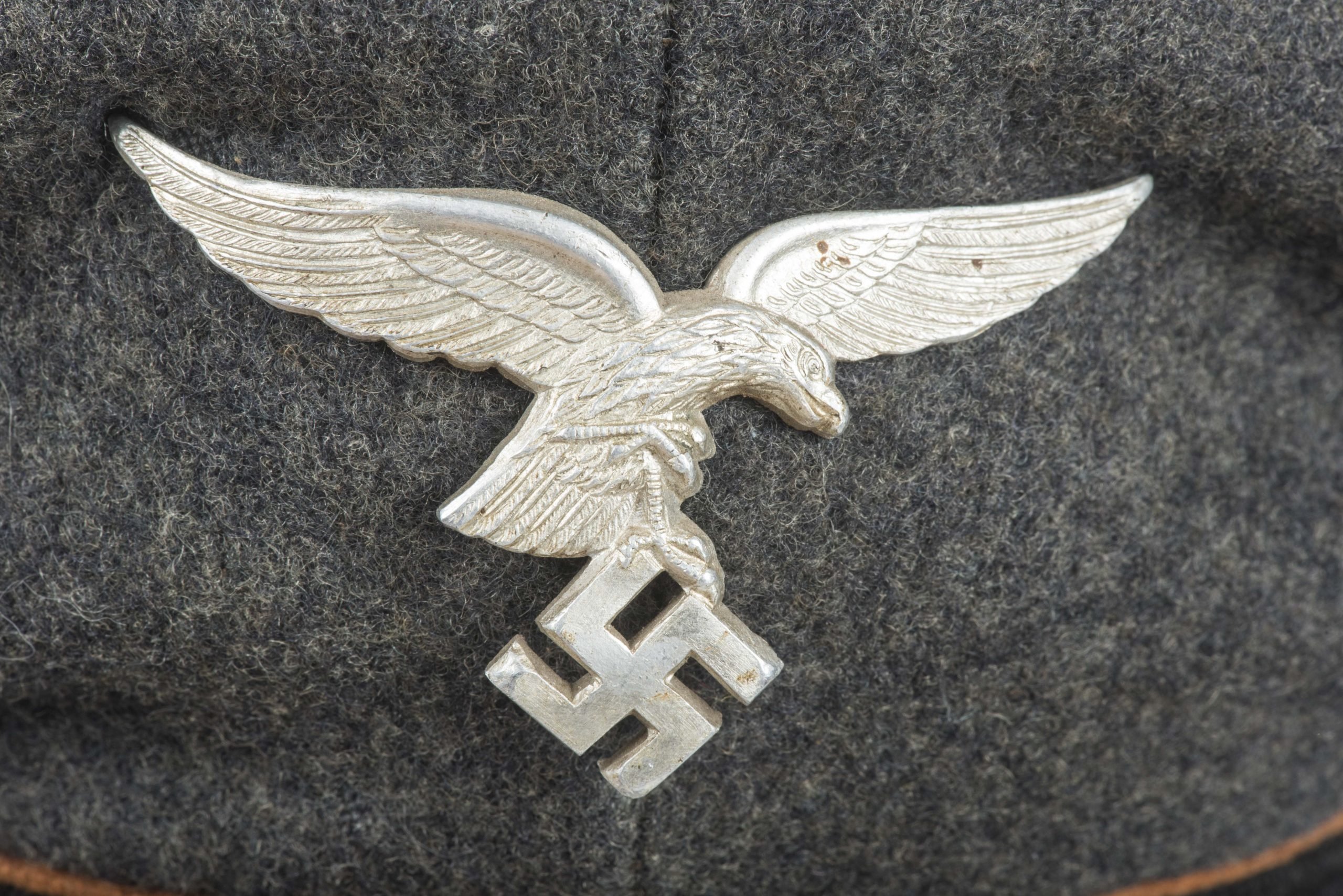 Luftwaffe Nachrichten EM / NCO visor by G.A. Hoffmann berlin — image 2