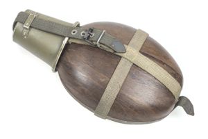 Coconut canteen marked HRE 43 with HRE 43 aluminium cup