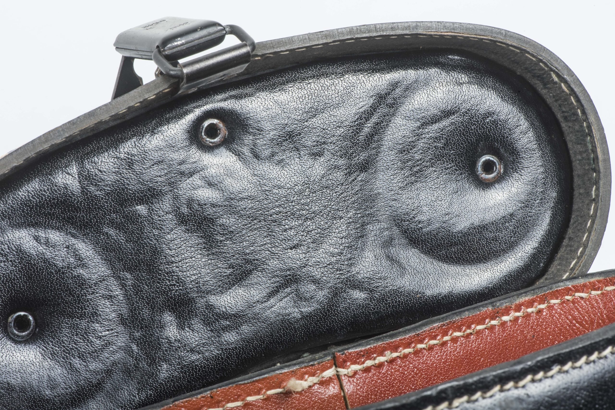 Unissued 7×50/10×50 Dienstglas case marked ksd 1943 — image 10