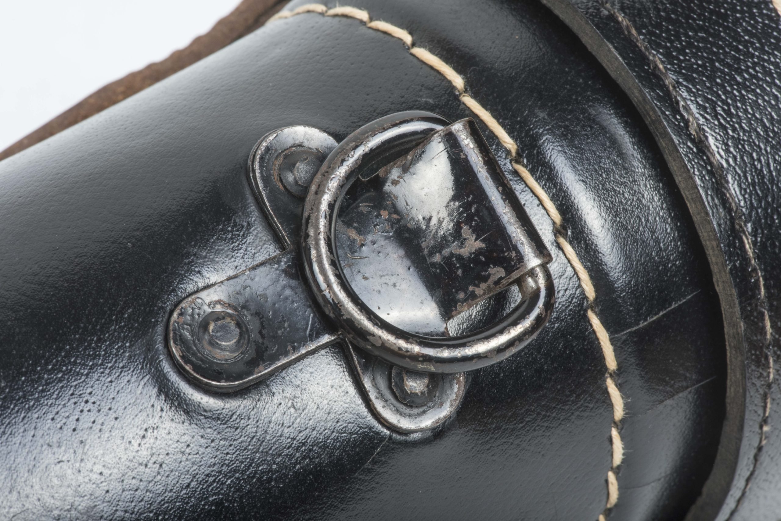 Unissued 7×50/10×50 Dienstglas case marked ksd 1943 — image 5