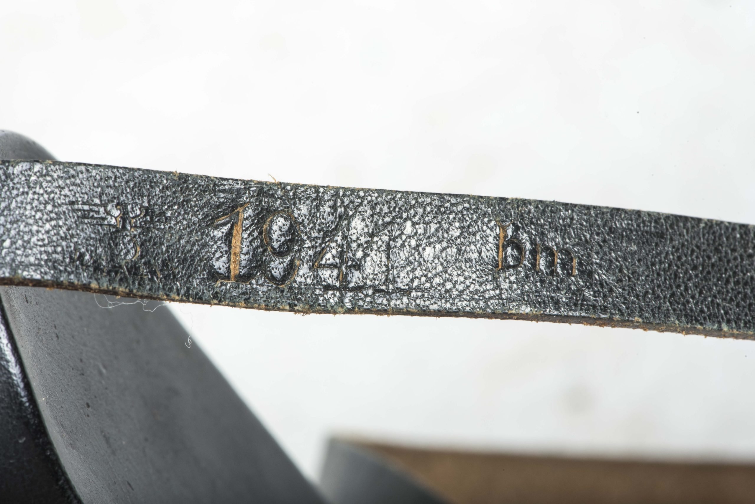 Tan 10×50 Panzer Dienstglas set marked bmj 589749 — image 16