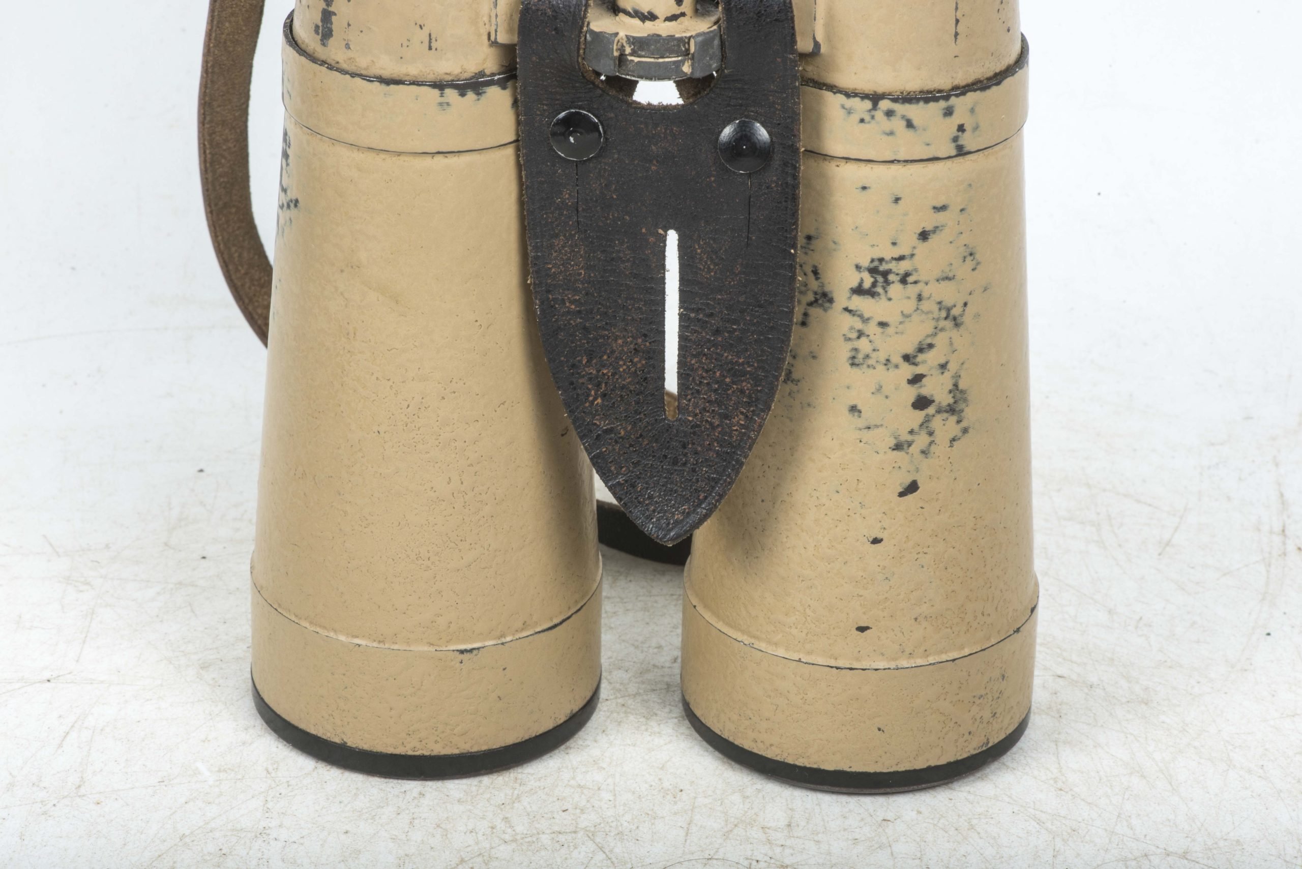 Tan 10×50 Panzer Dienstglas set marked bmj 589749 — image 6