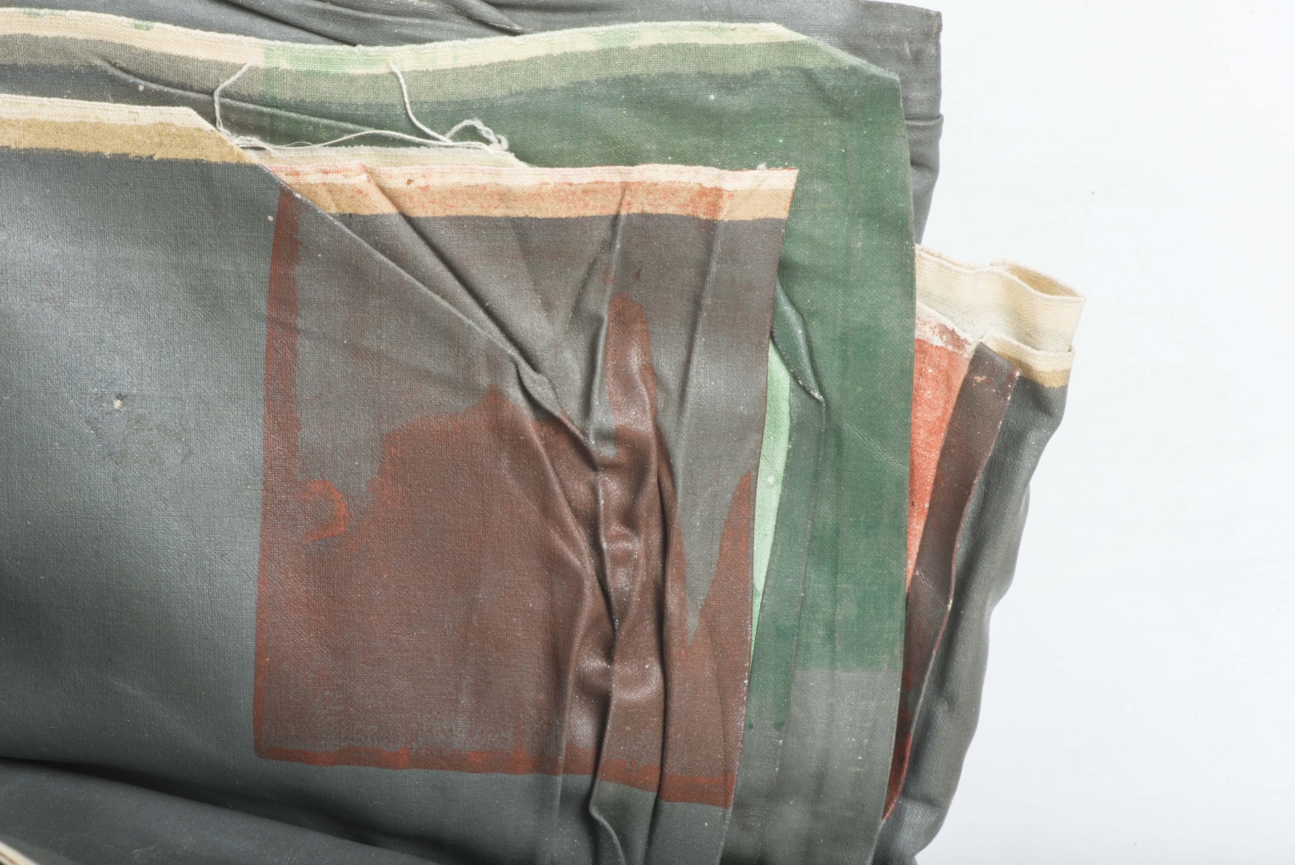 Rare rubberized gascape marked aqd 28 6 43 80 Op (Arkt) — image 3