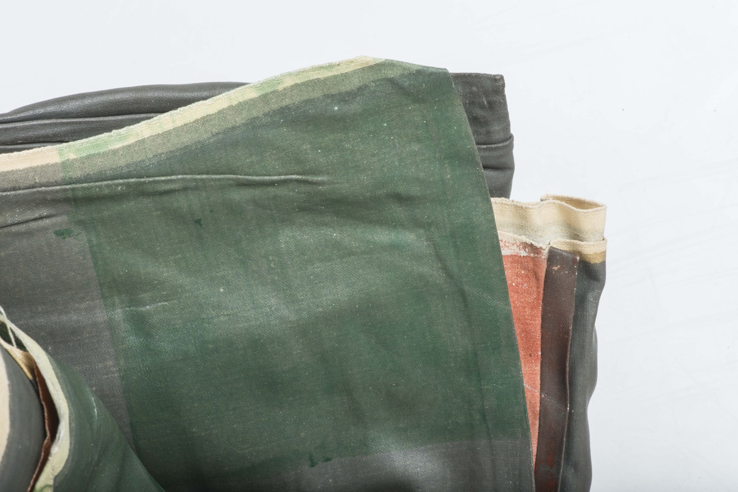 Rare rubberized gascape marked aqd 28 6 43 80 Op (Arkt) — image 5