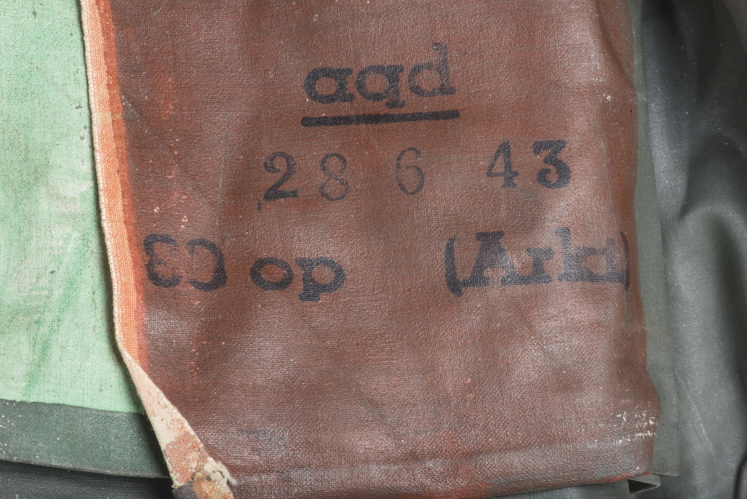 Rare rubberized gascape marked aqd 28 6 43 80 Op (Arkt) — image 6