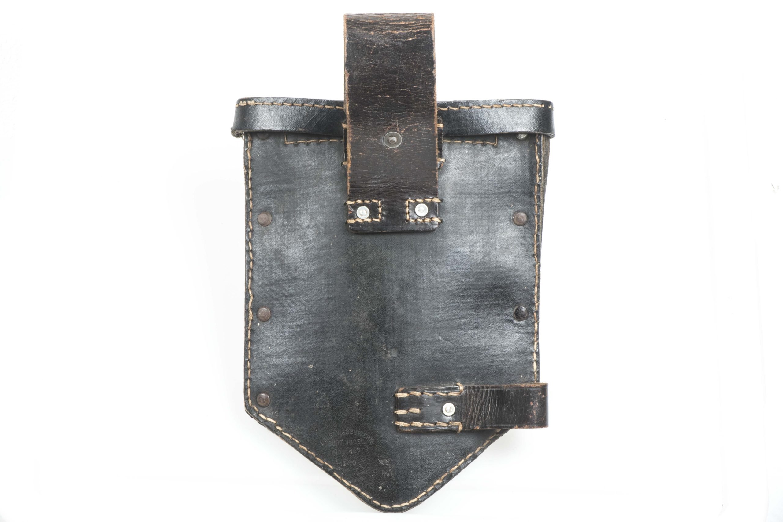 First pattern folding E-tool carrier marked Lederwarenwerk, Curt Vogel 1940 — image 16