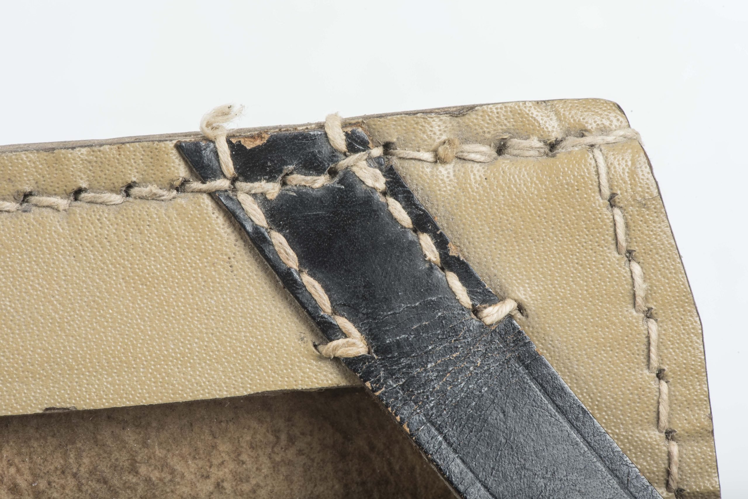 Straight tan E-tool carrier marked dob 1944 — image 12