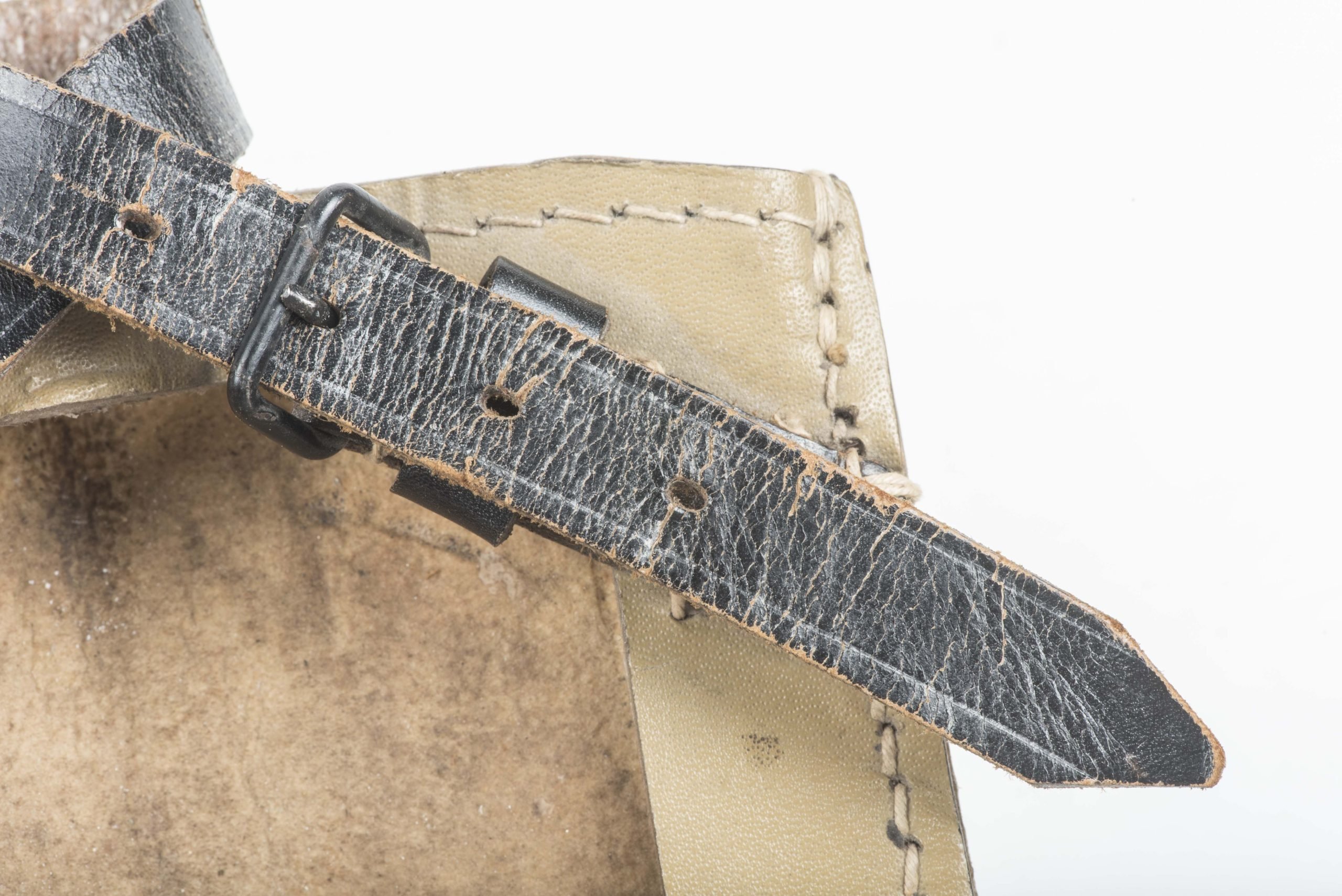 Straight tan E-tool carrier marked dob 1944 — image 3