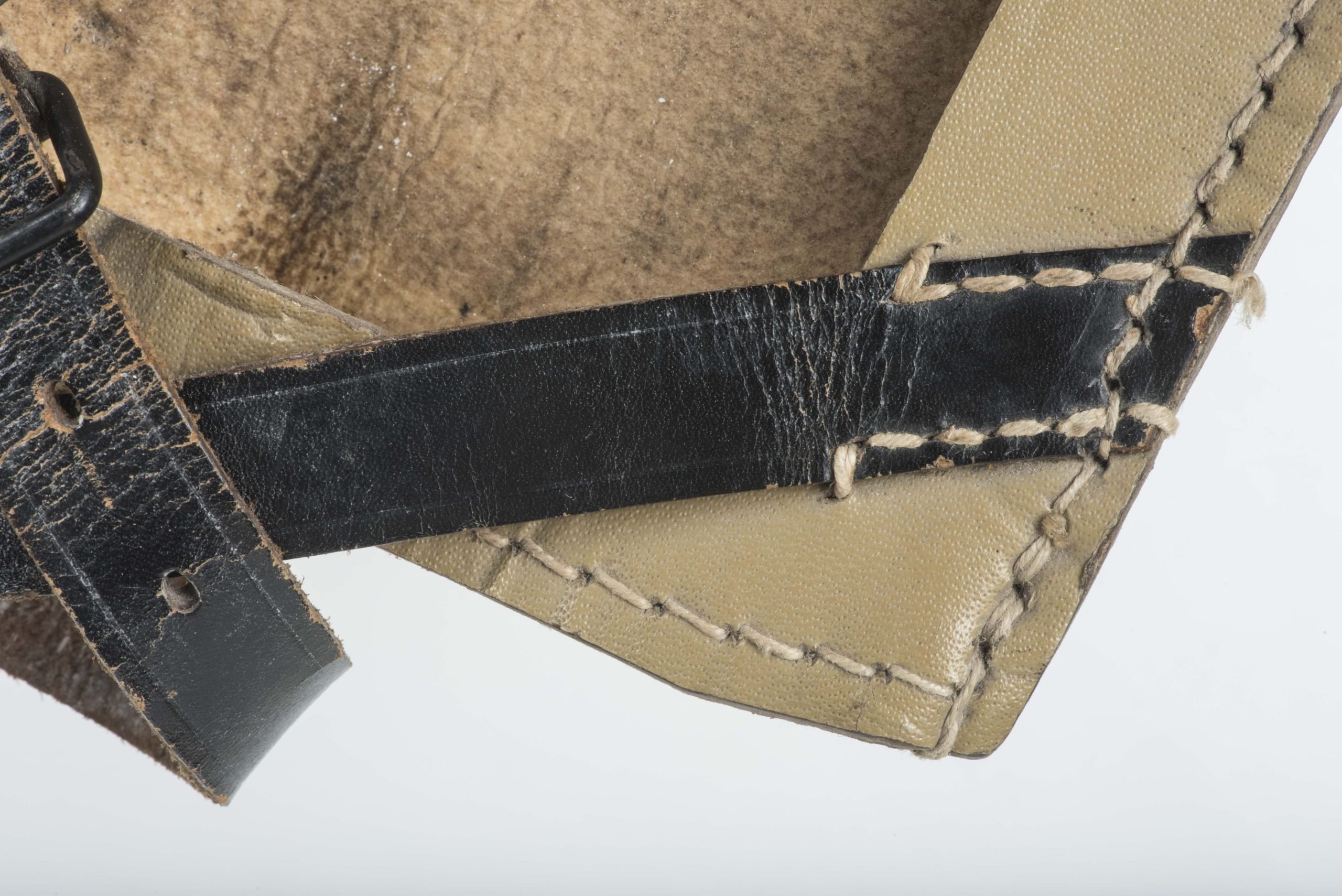 Straight tan E-tool carrier marked dob 1944 — image 6