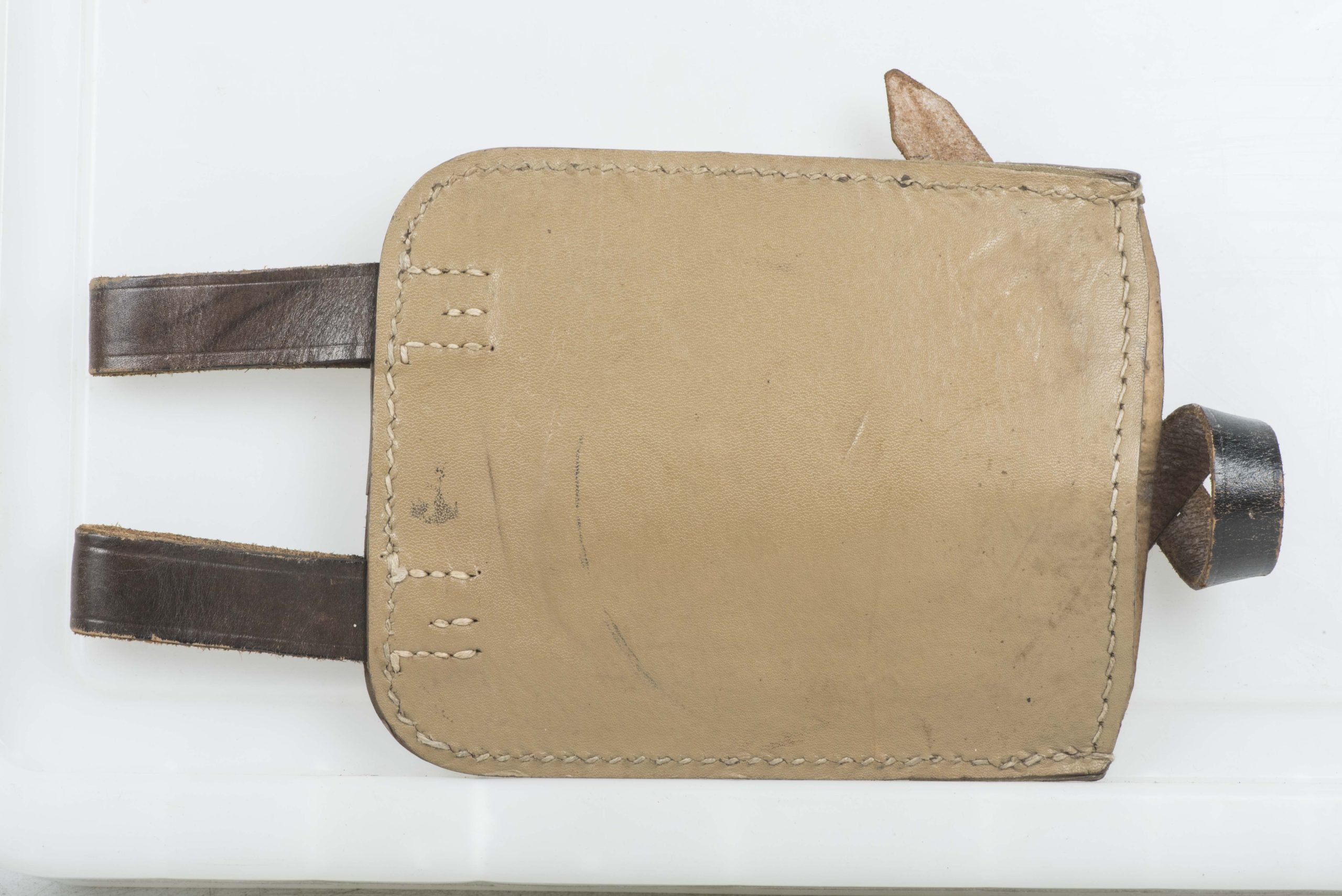 Straight tan E-tool carrier marked dob 1944 — image 8