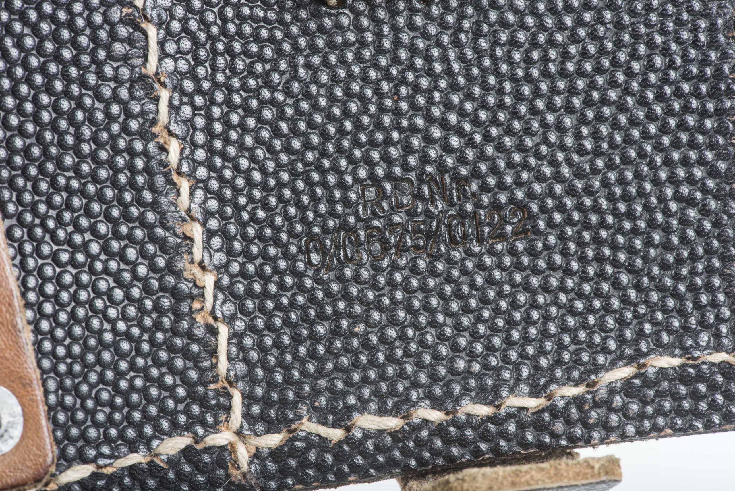 Unissued matching K98 ammunition pouches marked RBNr. 0/0675/0122 — image 4