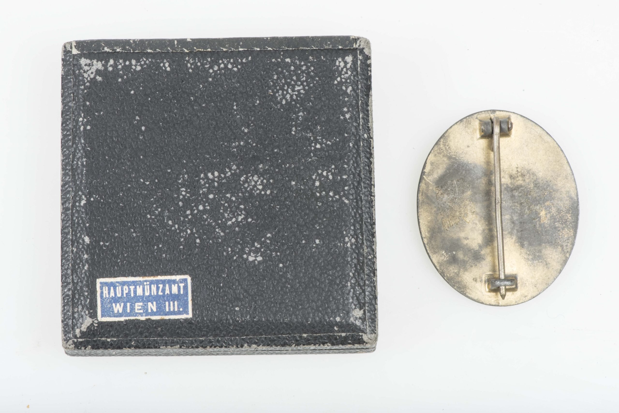 Gold wound badge marked 4 with case marked Hauptmünzamt Wien — image 2