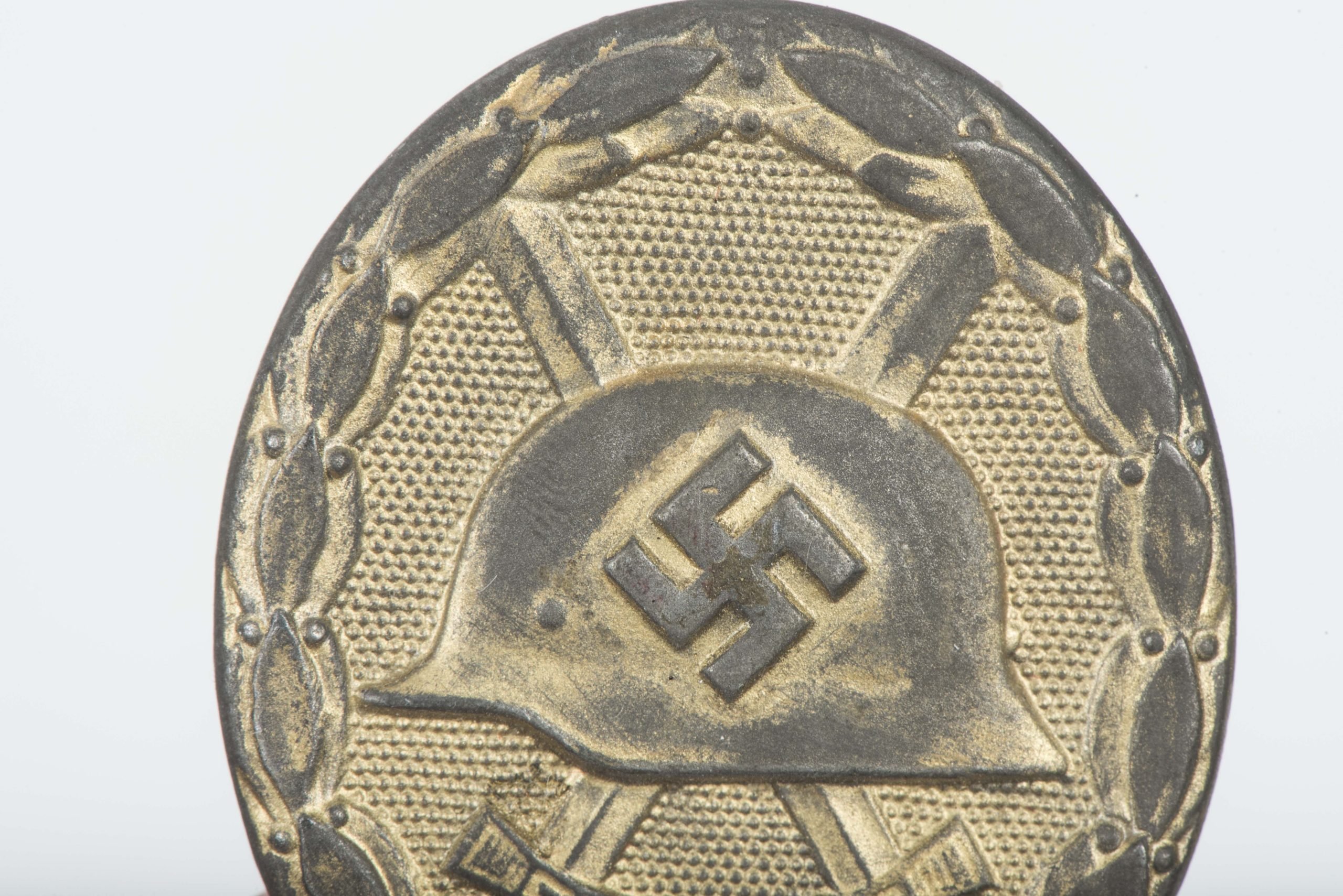 Gold wound badge marked 4 with case marked Hauptmünzamt Wien — image 7