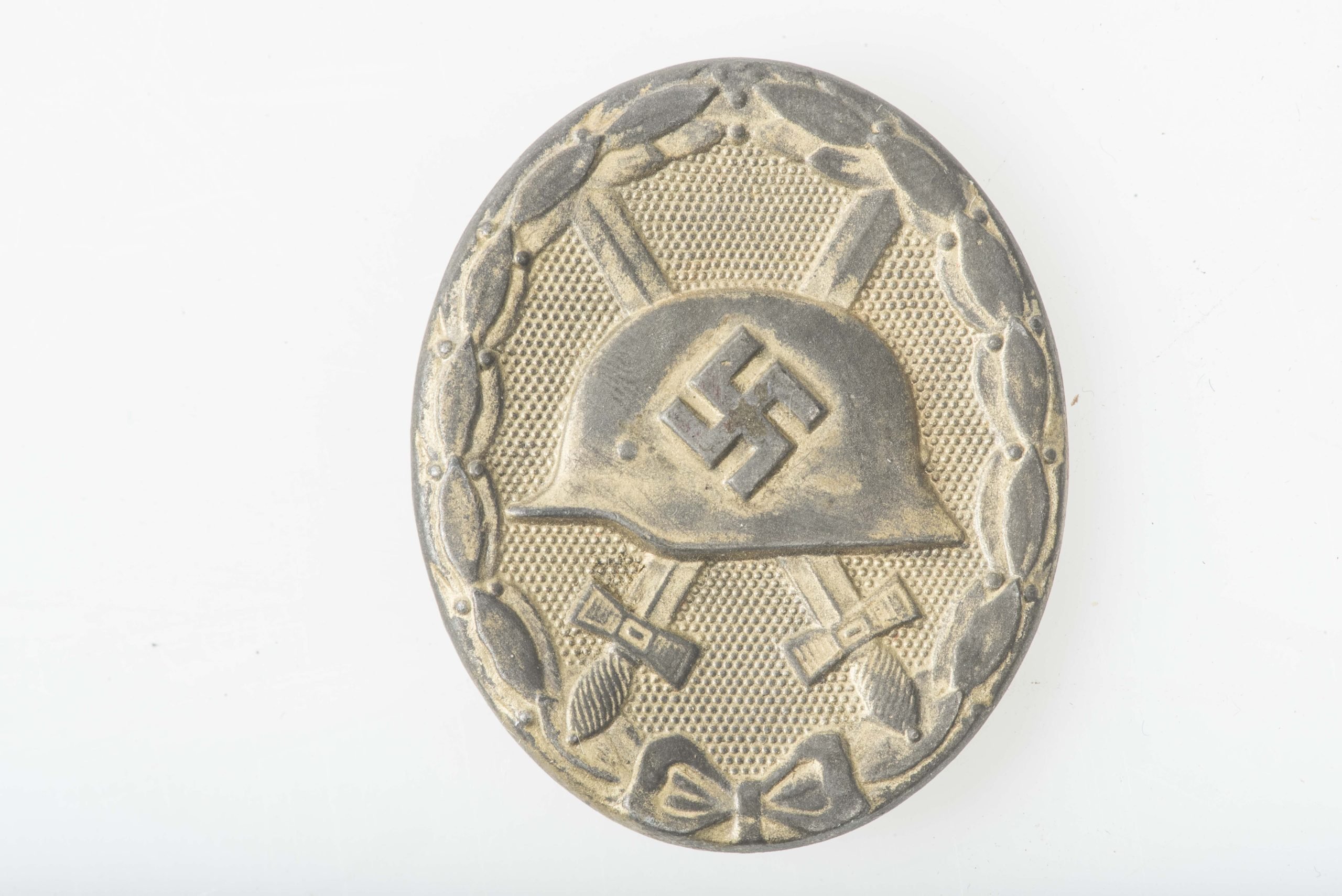 Gold wound badge marked 4 with case marked Hauptmünzamt Wien — image 8