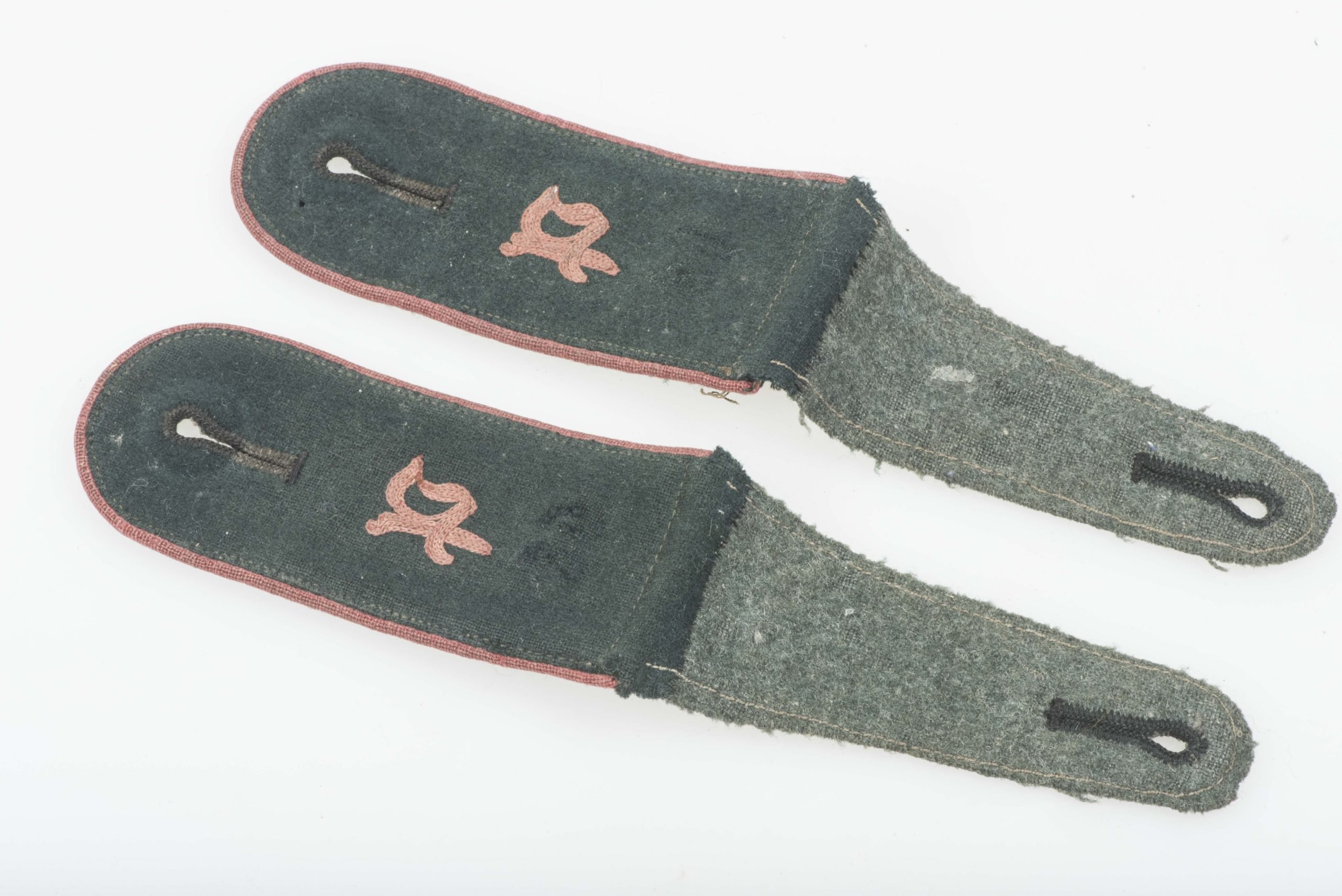 Rare M36 EM shoulderstraps for Panzerjäger — image 2
