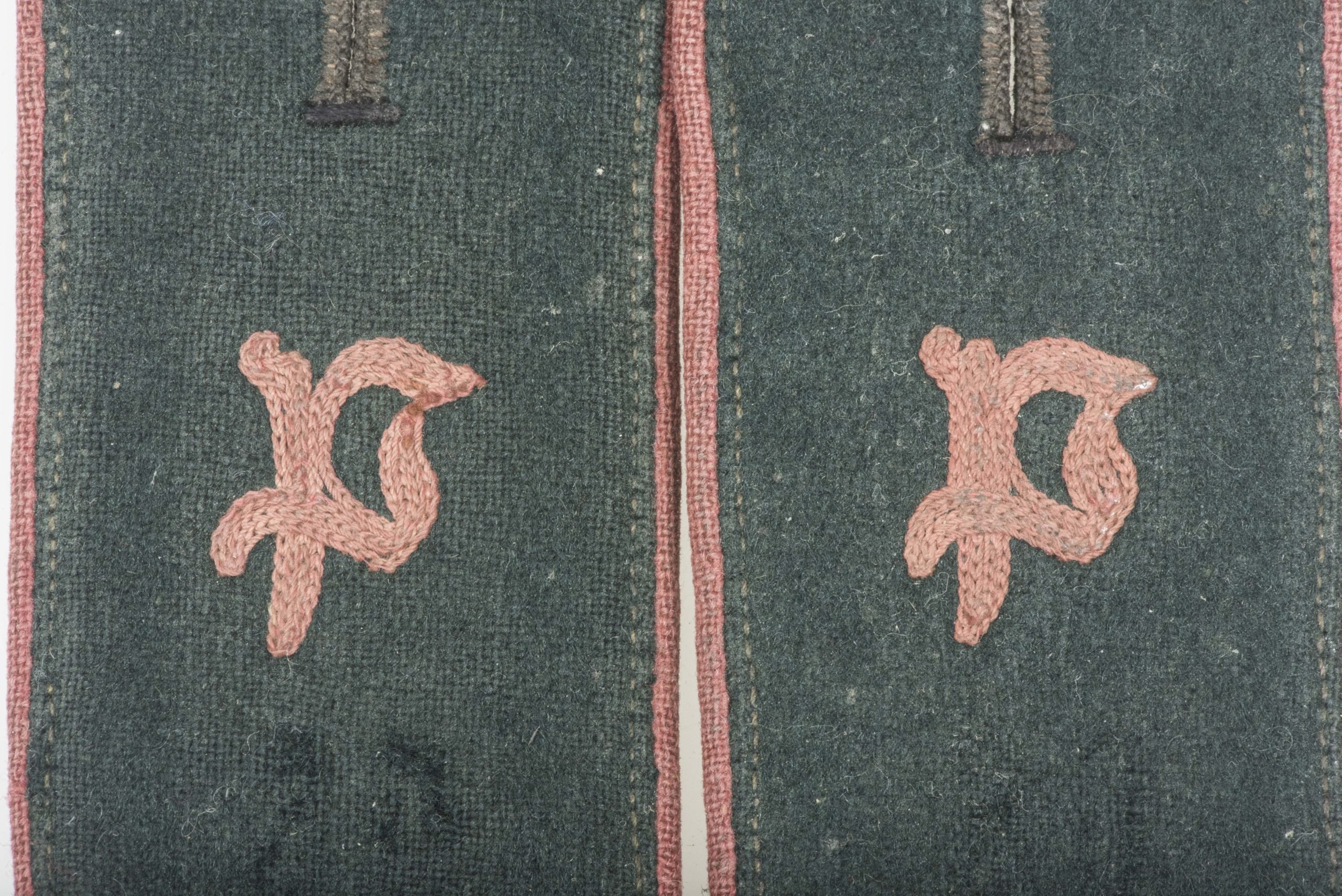 Rare M36 EM shoulderstraps for Panzerjäger — image 6